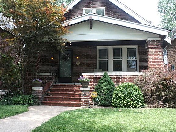 2nd image of 3965 Bowen St