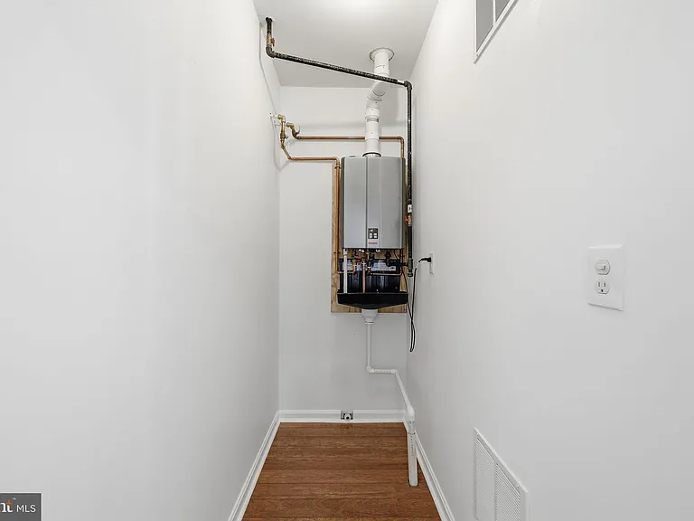 21817 Wingfoot Ct — Photo 35