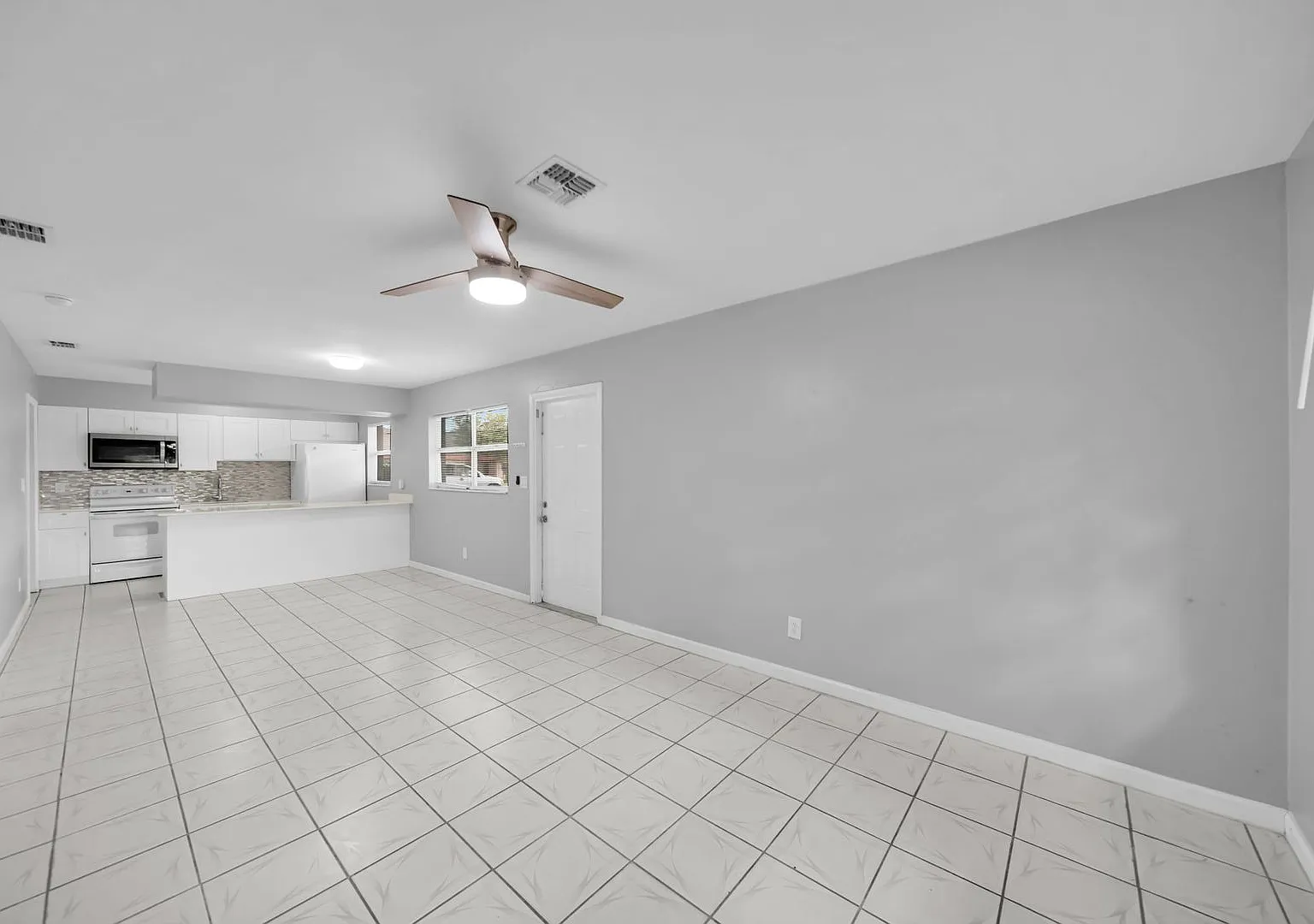 Unit D @ 15 SE 24th Ave — Photo 4