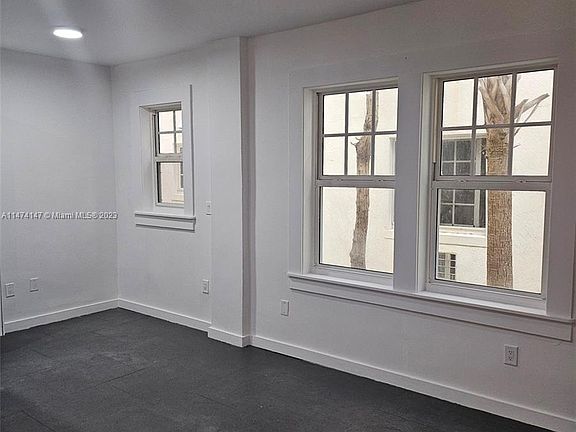 3rd image of 536 14th St APT 101