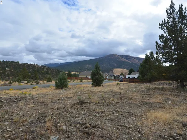 2700 Elkview Dr, Canyon City, OR 97820