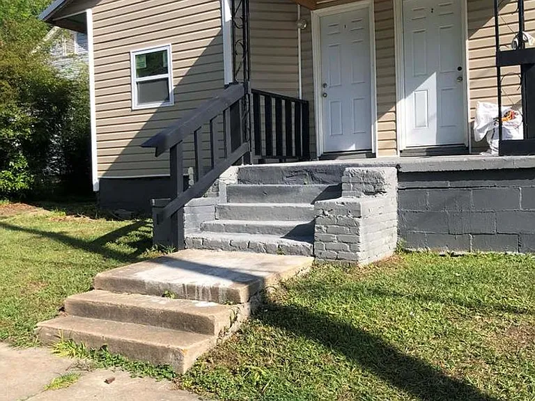 607 E Newton St — Photo 1