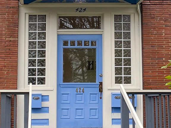 2nd image of 424 N Yakima Ave #3
