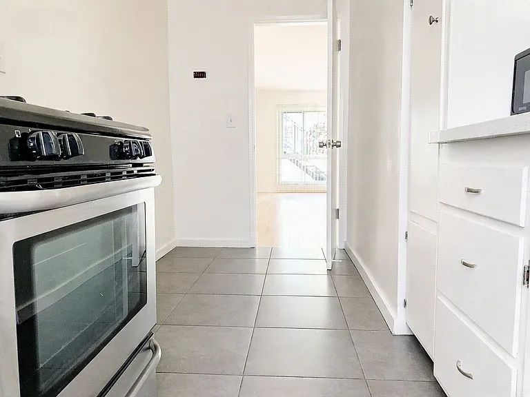 1851 Winona Blvd — Photo 8