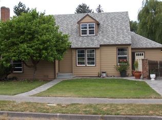627 SW 14th St, Redmond, OR 97756