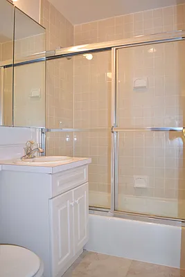 Rented by Manhattan Connection | media 29