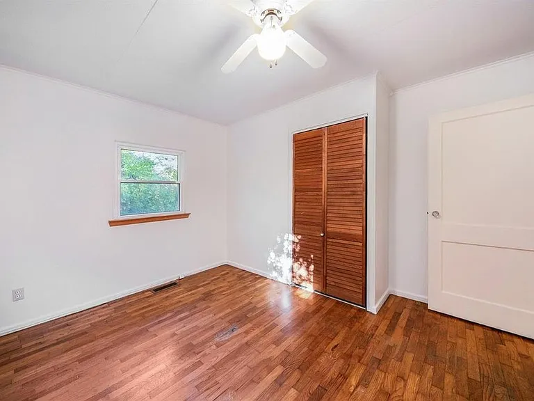 1404 Jorn Ct — Photo 7
