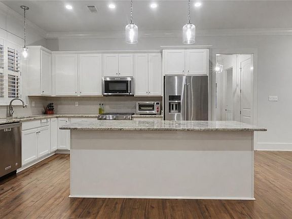5th image of 611 Rue Street Julien