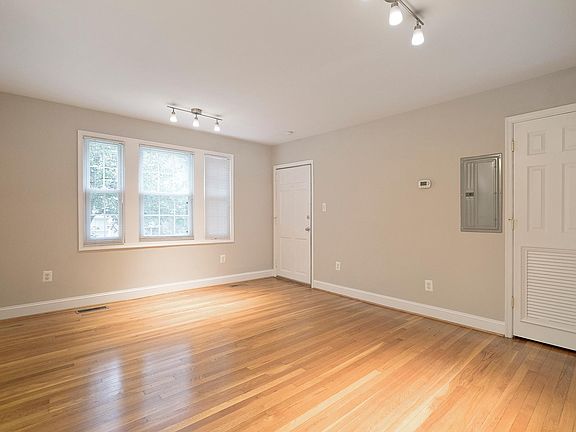 4th image of 44 N Bedford St #6