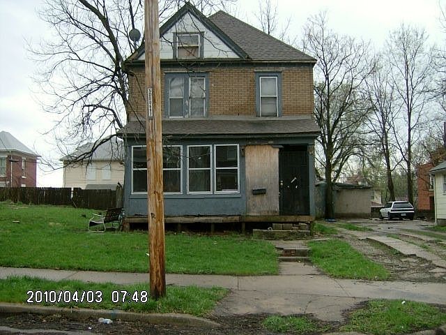 1st image of 3237 E 10th St