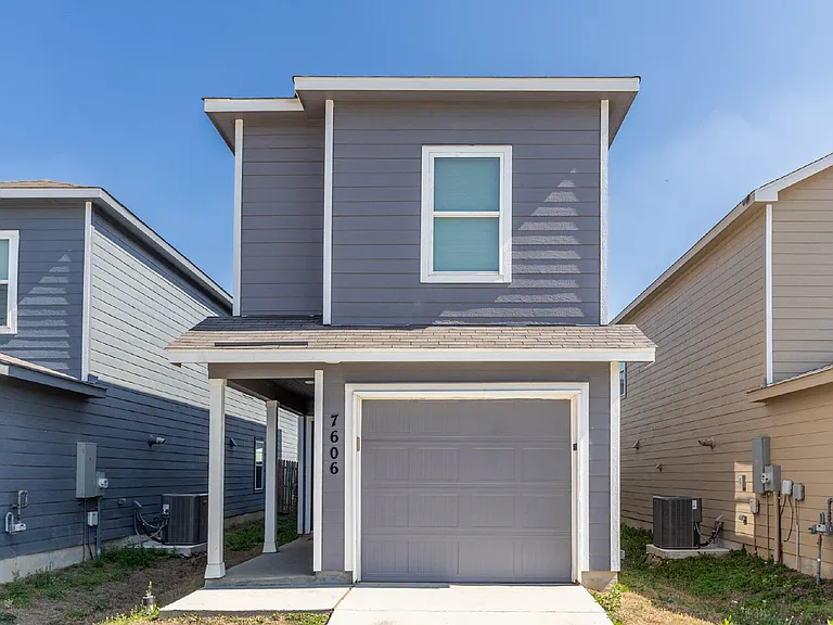 7606 Chancery Gate — Photo 1