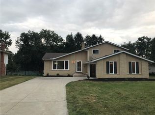 6557 Gale Dr, Seven Hills, OH 44131