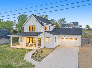 19989 N Shore Dr, Spring Lake, MI 49456