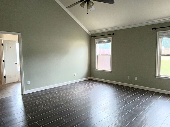 4th image of 6028 Castle Rock Dr