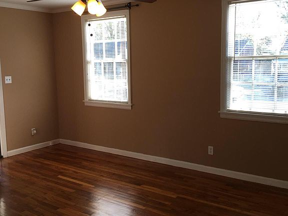 3rd image of 306 Bradley Dr