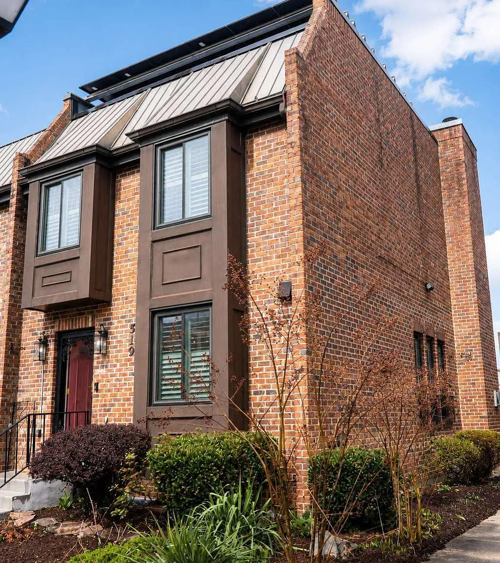 2 bed, 3.5 bath, 1938 sqft, $3,500 — Photo 1