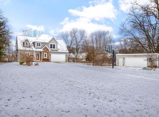 418 1/2 Wilkinson St, Chelsea, MI 48118