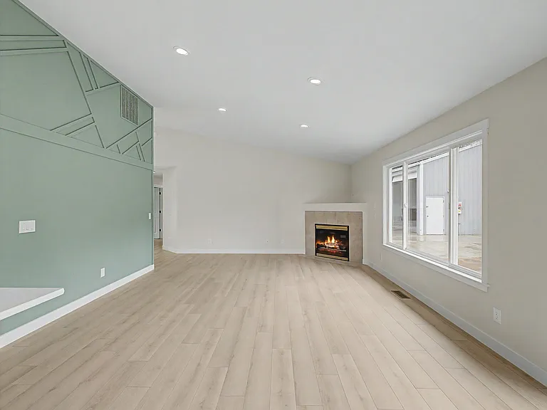 1211 Lotus Ln — Photo 7