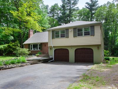 10 David Drive, Simsbury, CT, 06070
