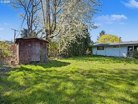 3rd image of 10336 NE Russell Ct