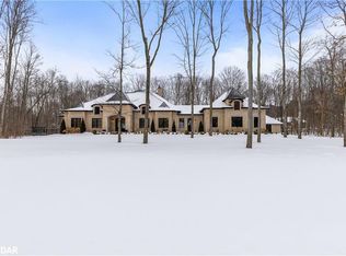 7 Apto Ct, Springwater, ON L0L2K0