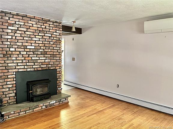 4th image of 86 Wildwood Ln