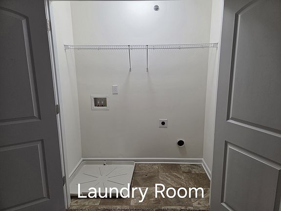 2nd image of 2144 Belmont Cir
