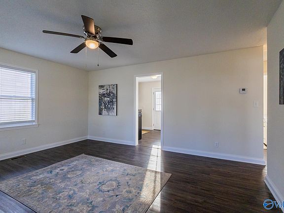 4th image of 1203 20th Ave SE