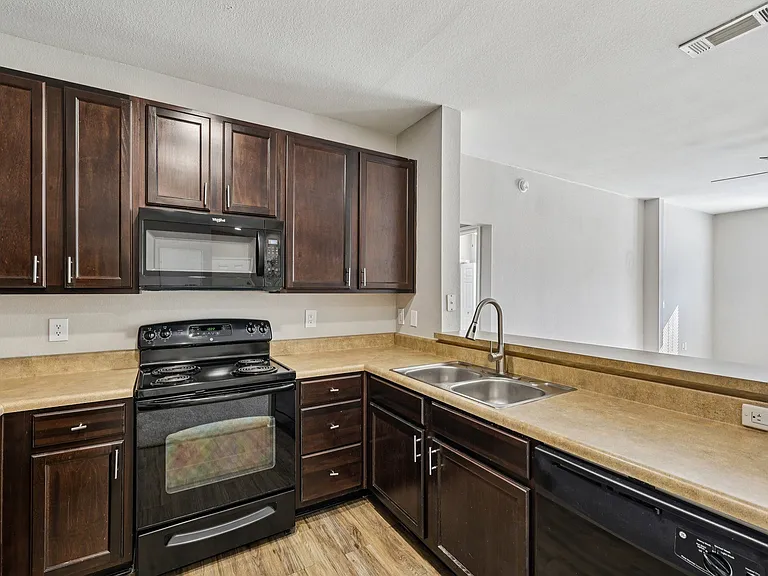 Las Brisas Apartments — Photo 140