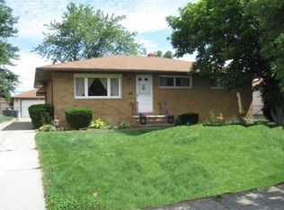 10180 Moore Dr, Parma, OH 44130
