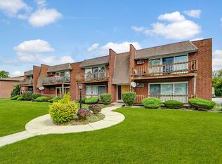 535 N Pleasant Dr APT 1B, Glenwood, IL 60425