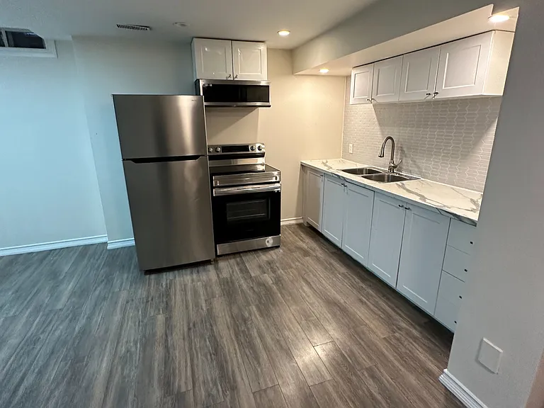 25 Fitzwilliam Ave #BASEMENT — Photo 11