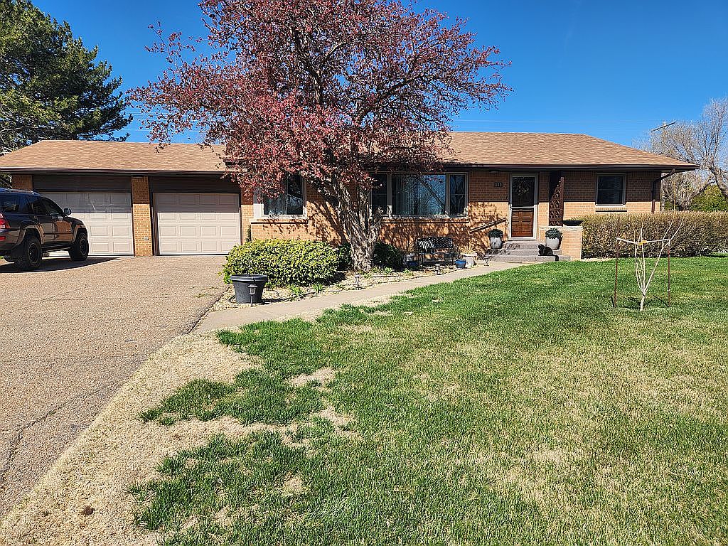 112 N 1st St, Leoti, KS 67861 Zillow