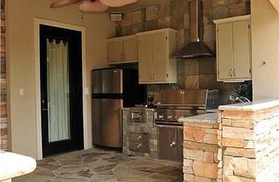 4th image of 4711 Parkwood Dr