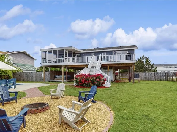 3321 Sandpiper Rd, Virginia Beach, VA 23456