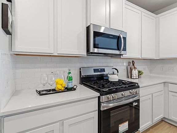 8936 Hazel Birch - Polk B - Kitchen