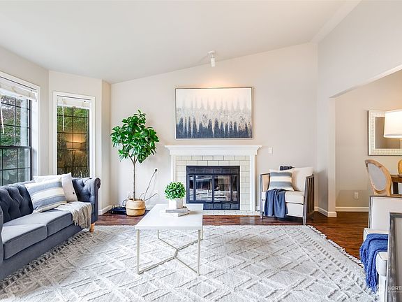 3rd image of 22031 117th Avenue SE