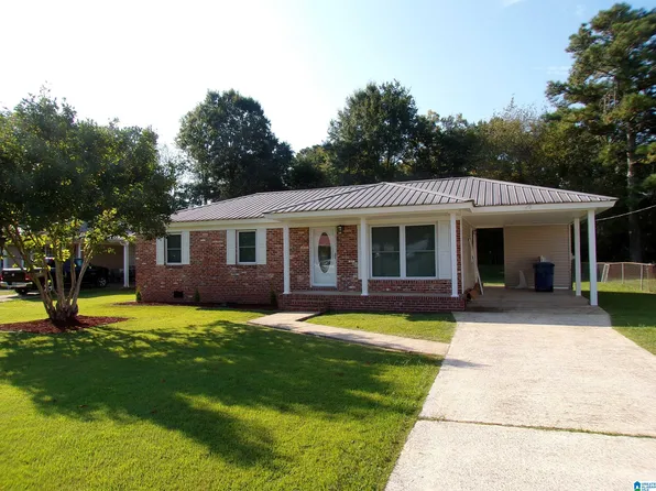 107 Shields Dr, Talladega, AL 35160