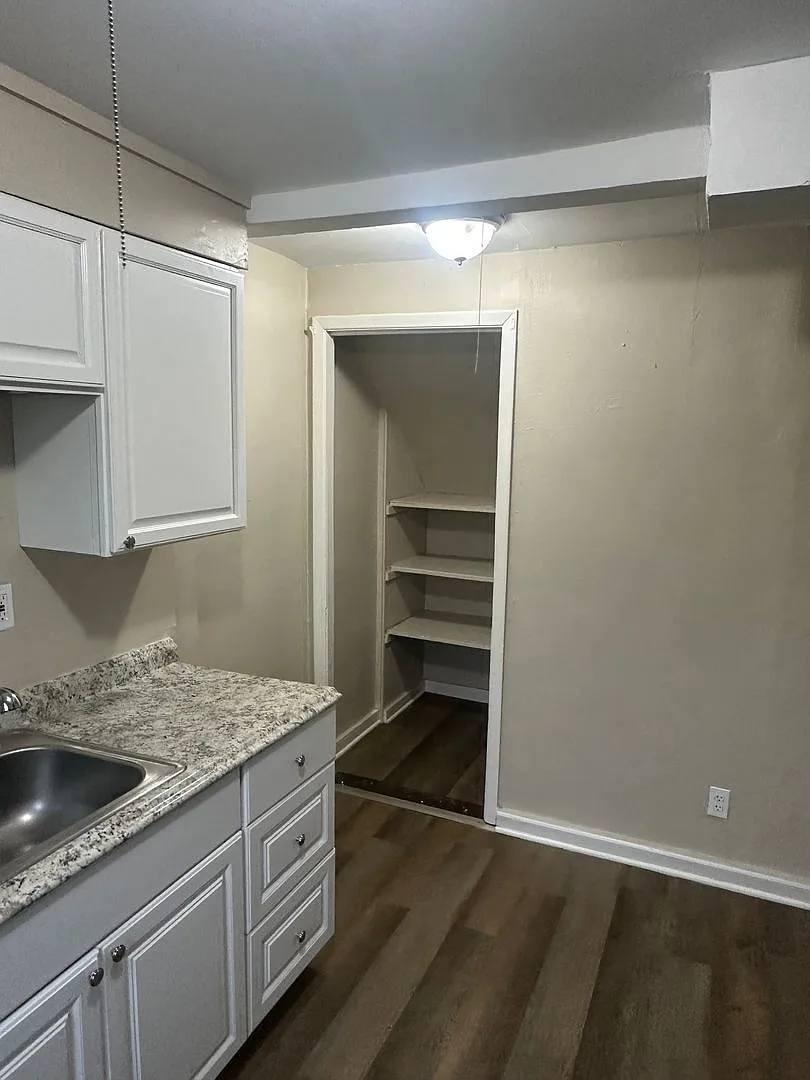 40-50 Lardner Court — Photo 1