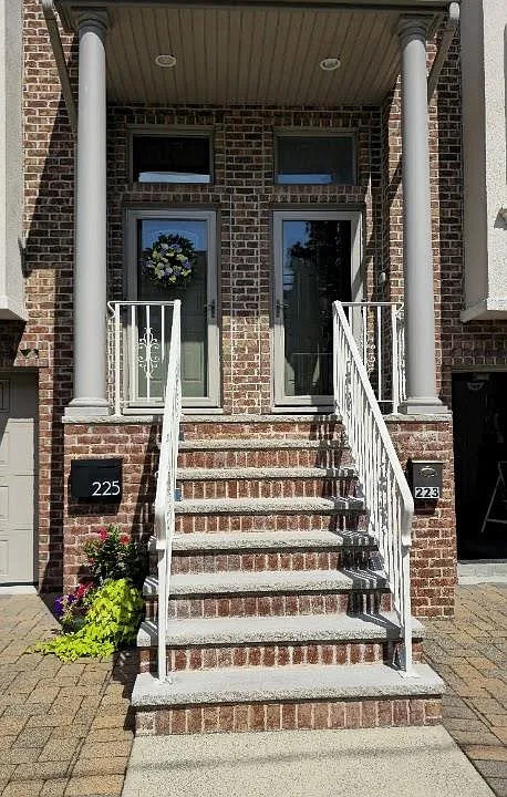 225 Wayne Ave