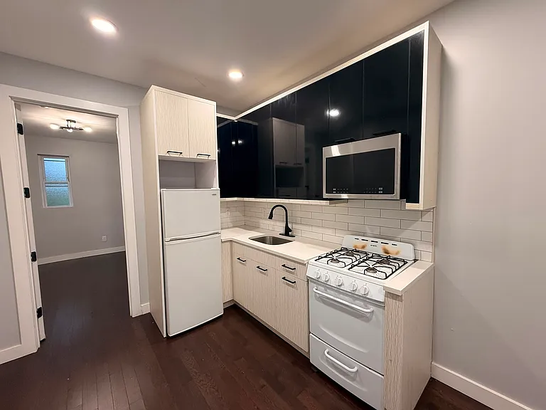 50 Jordan Ave #19E — Photo 1