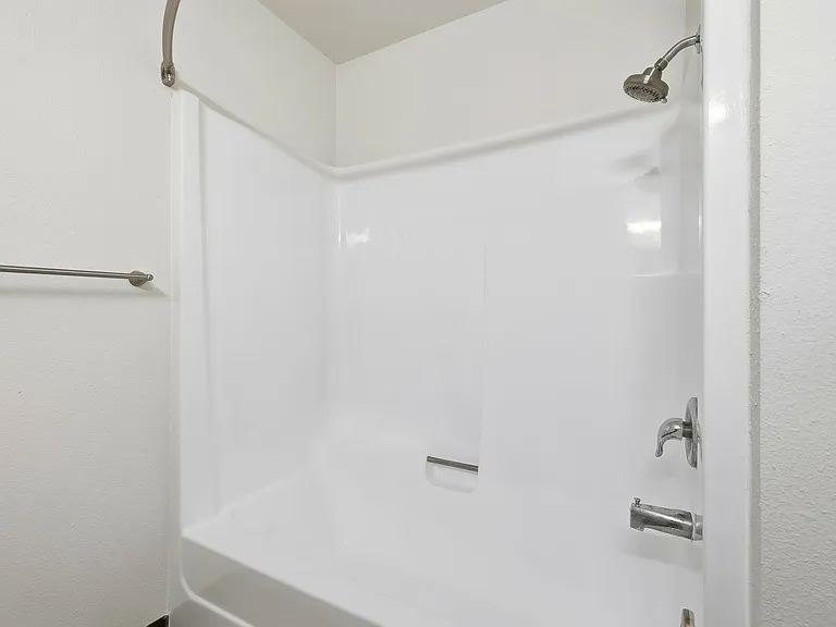 1 Month Free Rent Move In Special! Under New Management! — Photo 9