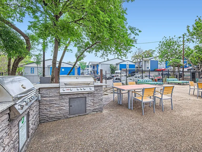 Element Austin Apartments — Photo 13