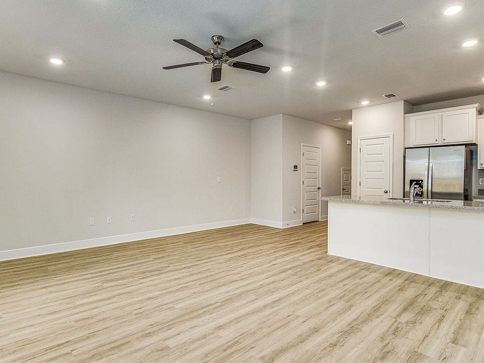 1st image of 9787 Fowler Ave