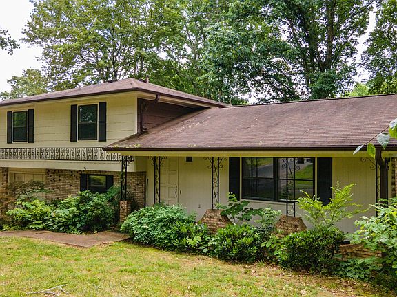 4th image of 916 Huntington Cir