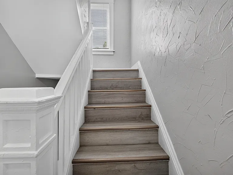 15008 Sylvia Ave — Photo 4