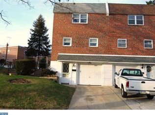 313 Avon St, Philadelphia, PA 19116