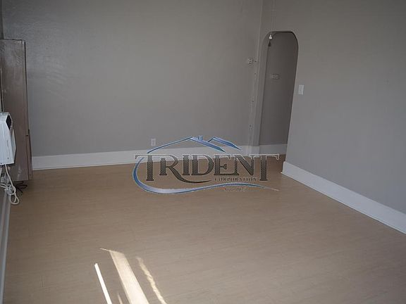 5th image of 603 12th St #5