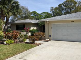 7127 Fairway Bend Ln, Sarasota, FL 34243