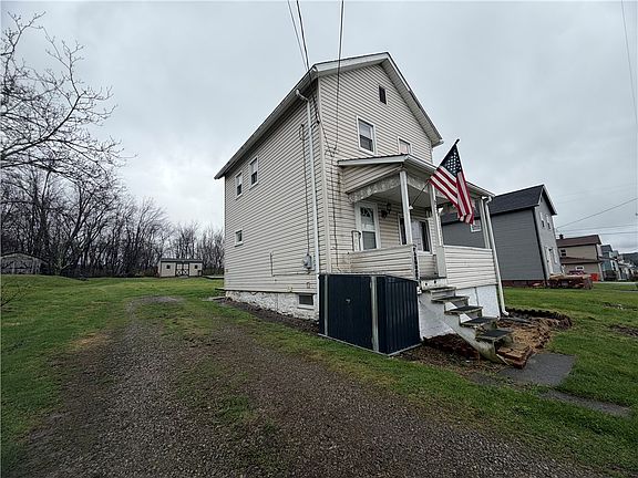 4th image of 63 9th St